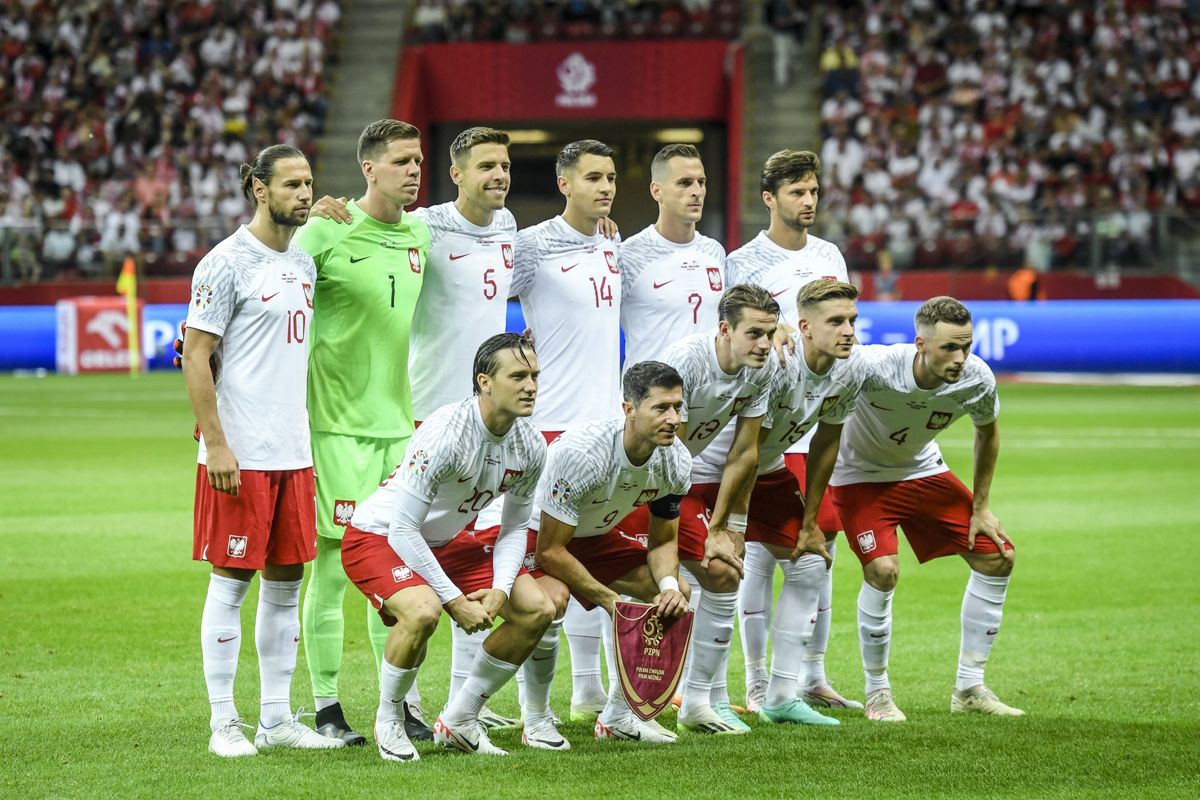 Polscy piłkarze nie urzekają wynikami. Idzie za tym oglądalność