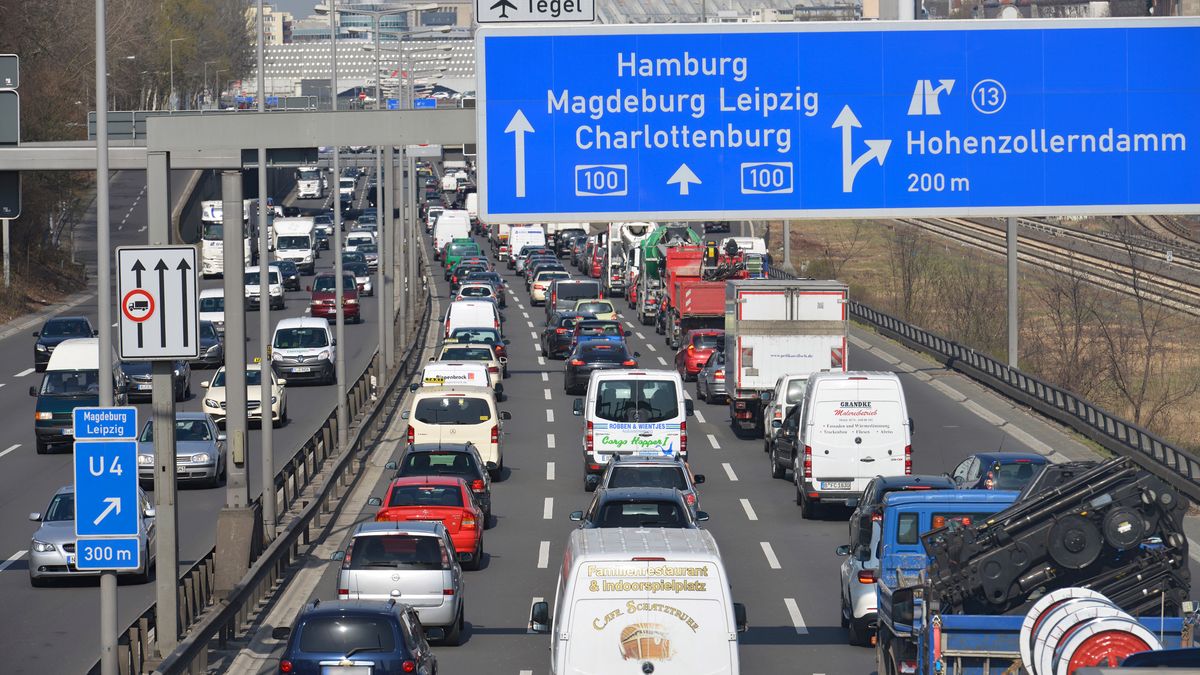 Skutkiem obniżenia dozwolonej prędkości na niemieckich autostradach byłby spadek emisji CO2. Poparcie Zielonych gwarantowane.