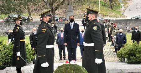 Litwa. Morawiecki życzył "dumy z Polski"