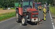 Mokre: Zderzenie samochodu z ciągnikiem. Jedna osoba została ranna