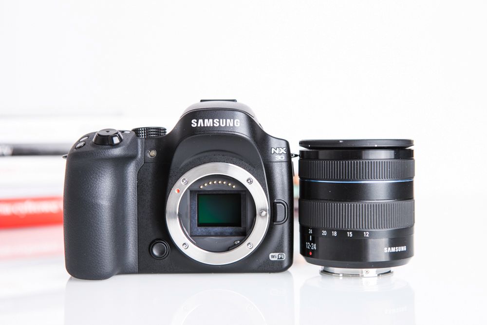 Samsung NX30 - solidny, wygodny, ale nie bez wad [test] 14