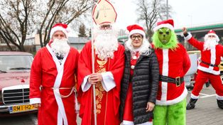 Tyczyn: Classic Cars Mielec wyruszył z prezentami do Domu Młodzieży