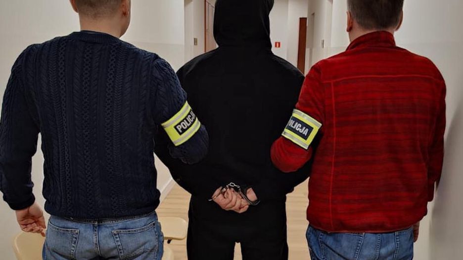Sprawa nadzorowana przez Prokuraturę Okręgową w Warszawie ma charakter rozwojowy. Niewykluczone są kolejne zatrzymani
