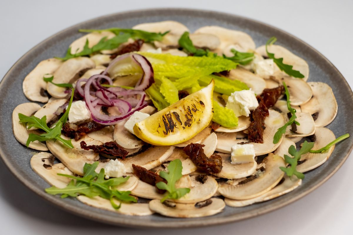 Raw mushroom carpaccio: A gourmet delight in minutes