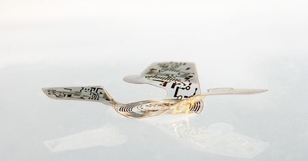 Co potrafi najmniejszy latający mikrochip na świecie?