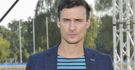 Mateusz Damięcki jest pogrążony w żałobie. Pożegnał bliską osobę