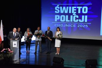 Chojnice: Święto policji z awansami i nagrodami dla pracowników cywilnych