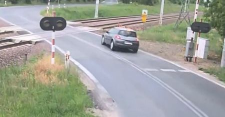 Wsiadł za kółko, był kompletnie pijany. Wszystko się nagrało