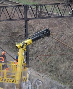 Śląsk. Dłuższa przerwa w kursowaniu pociągów. Naprawa trudniejsza niż sądzono