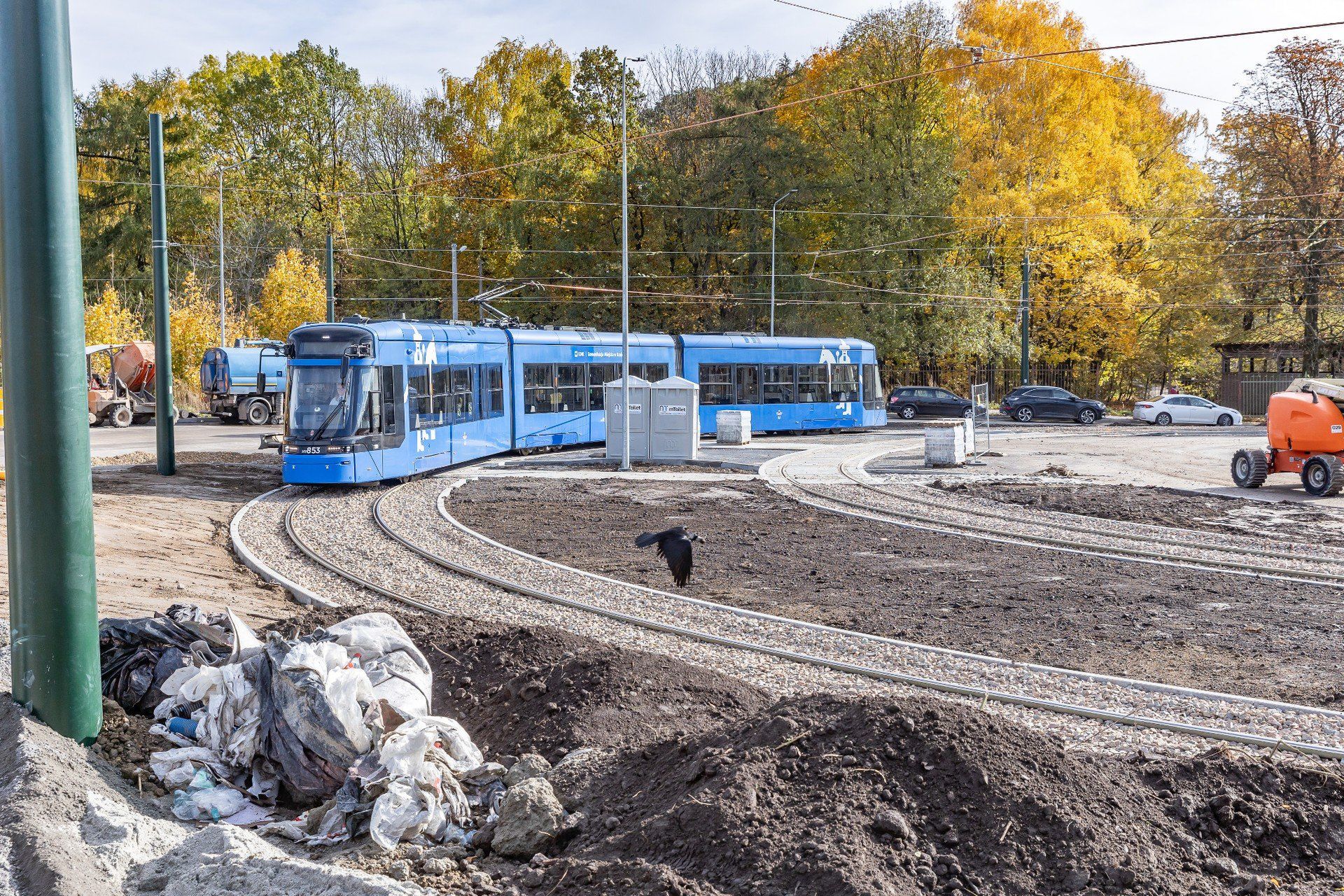 Od soboty 25 października tramwaje wróciły na pętlę na Wzgórzach Krzesławickich. Jednak miejsce to nadal jest w przebudowie, która potrwa jeszcze do przełomu 2025 i 2026 roku  