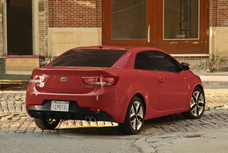 2010-Kia-Forte-Koup-34
