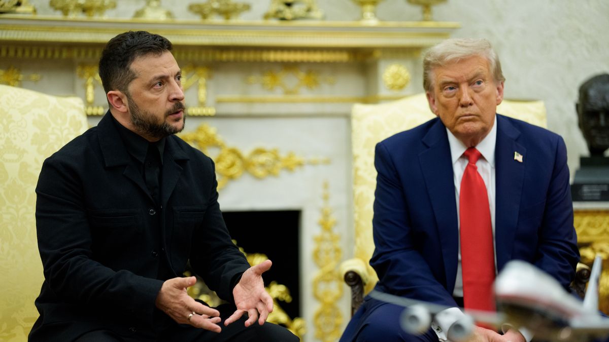 United States President Donald J Trump (R) meets Ukrainian President Volodymyr Zelensky in the Oval Office of the White House in Washington, DC, USA, 18 August 2025. European Leaders are at the White House in support of President Zelenskyy following President Trump?s meeting with President Vladimir Putin of Russia in Anchorage, Alaska, USA, on August 15, 2025. EPA/AARON SCHWARTZ / POOL Dostawca: PAP/EPA.
