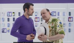 Adam Woronowicz w nowej odsłonie kampanii reklamowej Play
