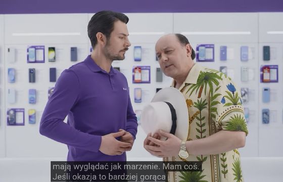 Adam Woronowicz w nowej odsłonie kampanii reklamowej Play