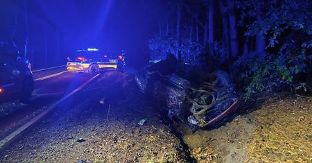 Poważne utrudnienia na DW560. Zderzenie czterech pojazdów w Jaźwinach, droga całkowicie zablokowana!