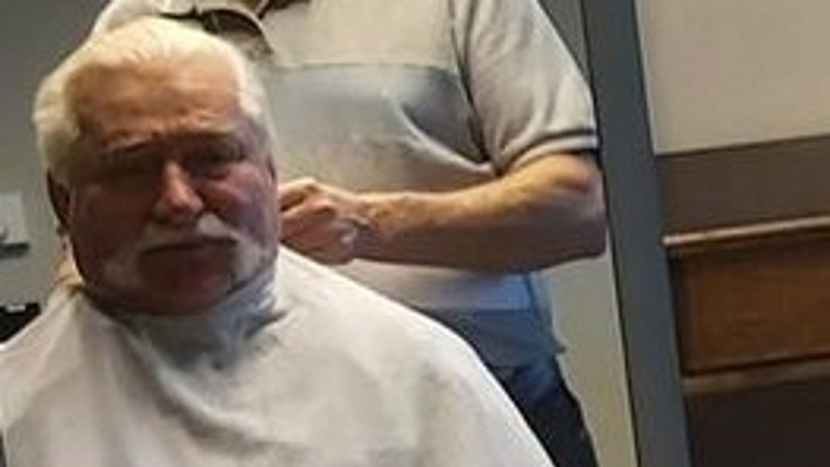 Lecha Wałęsę odwiedził fryzjer