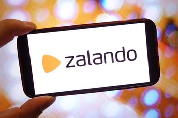 Jesienne promocje w Zalando. Swetry za mniej niż 100 zł