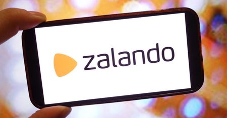 Jesienne promocje w Zalando. Swetry za mniej niż 100 zł
