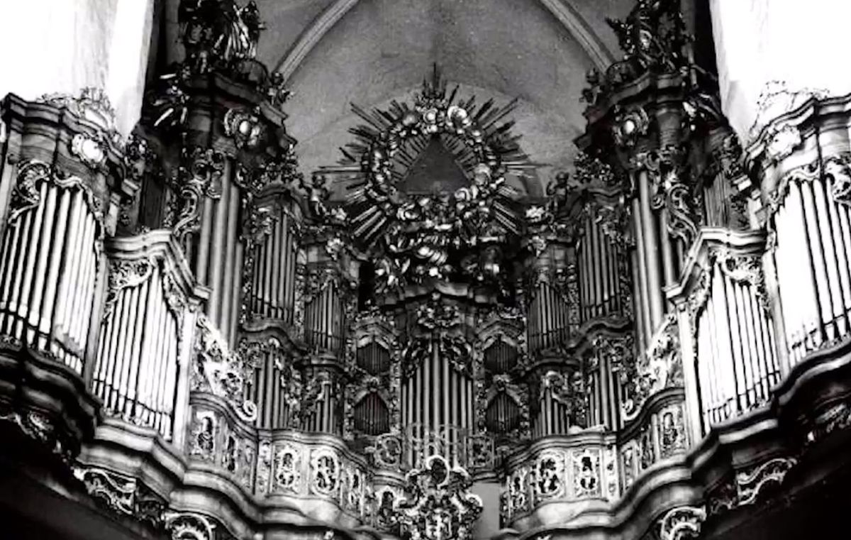 Przedwojenna fotografia organów z kościoła garnizonowego- bazylice mniejszej pw św. Elżbiety we Wrocławiu