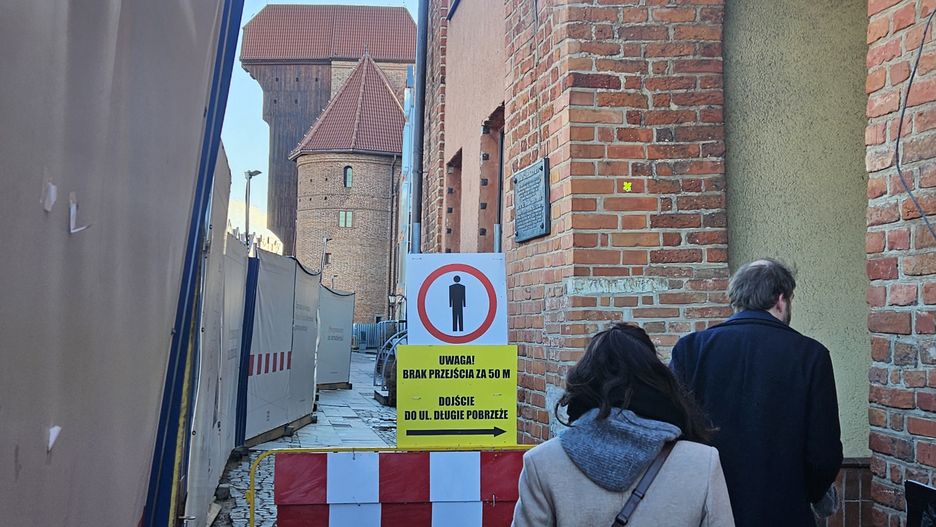 W tym roku widok na najbardziej charakterystyczną budowlę Gdańska jest mocno ograniczony