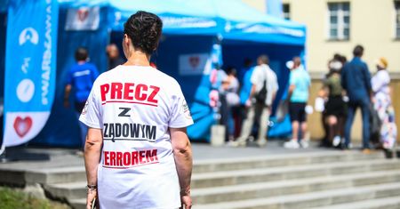 Antyszczepionkowcy chcą zatrzymać szczepienia w szkołach. Hejt na organizatorów