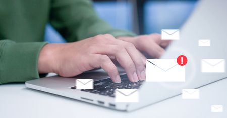 E-mail z niespodzianką. Firmowe straty mogą być liczone w miliardach