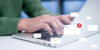 E-mail z niespodzianką. Firmowe straty mogą być liczone w miliardach