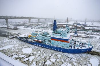 Rosyjski lodołamacz atomowy na Bałtyku. Zapuścił się bardzo daleko