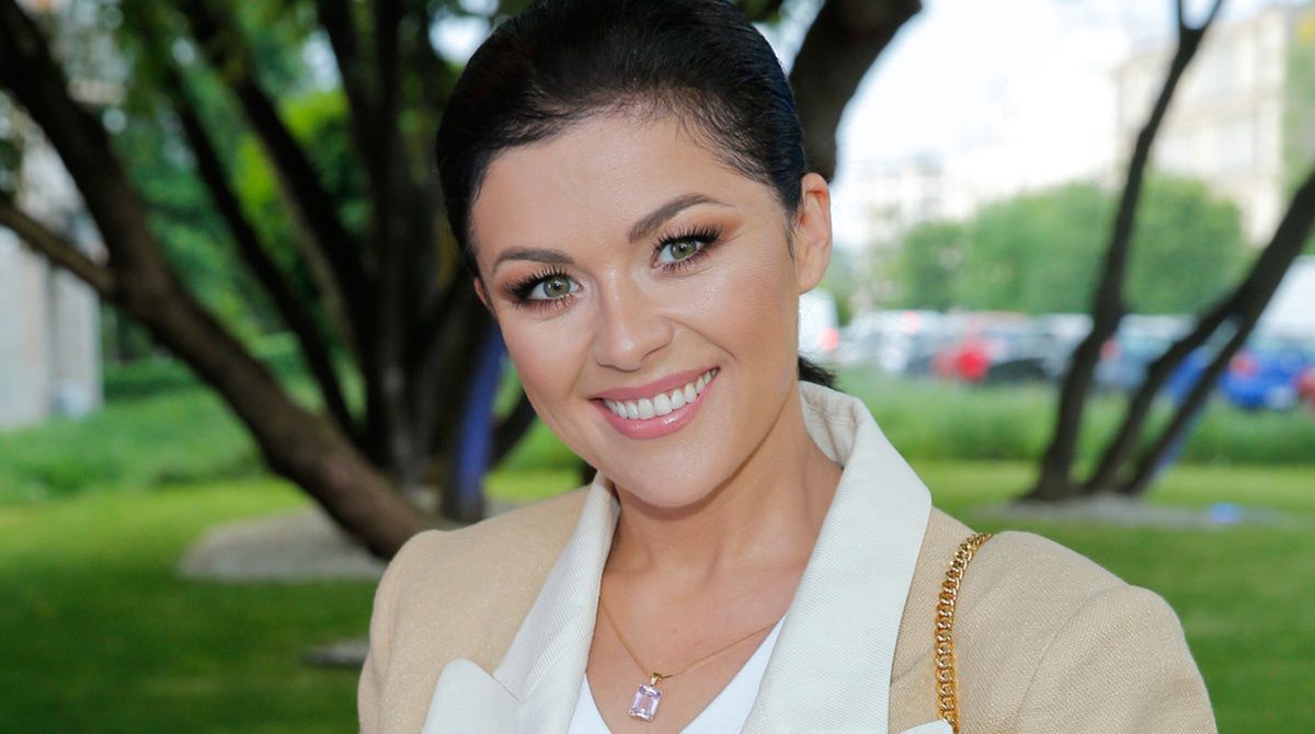 Kasia Cichopek w letnich stylizacjach