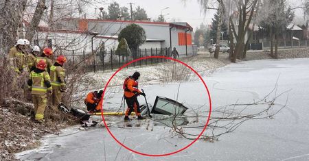 Znaleźli mercedesa w stawie. Po chwili odkryli, co stało się z kierowcą