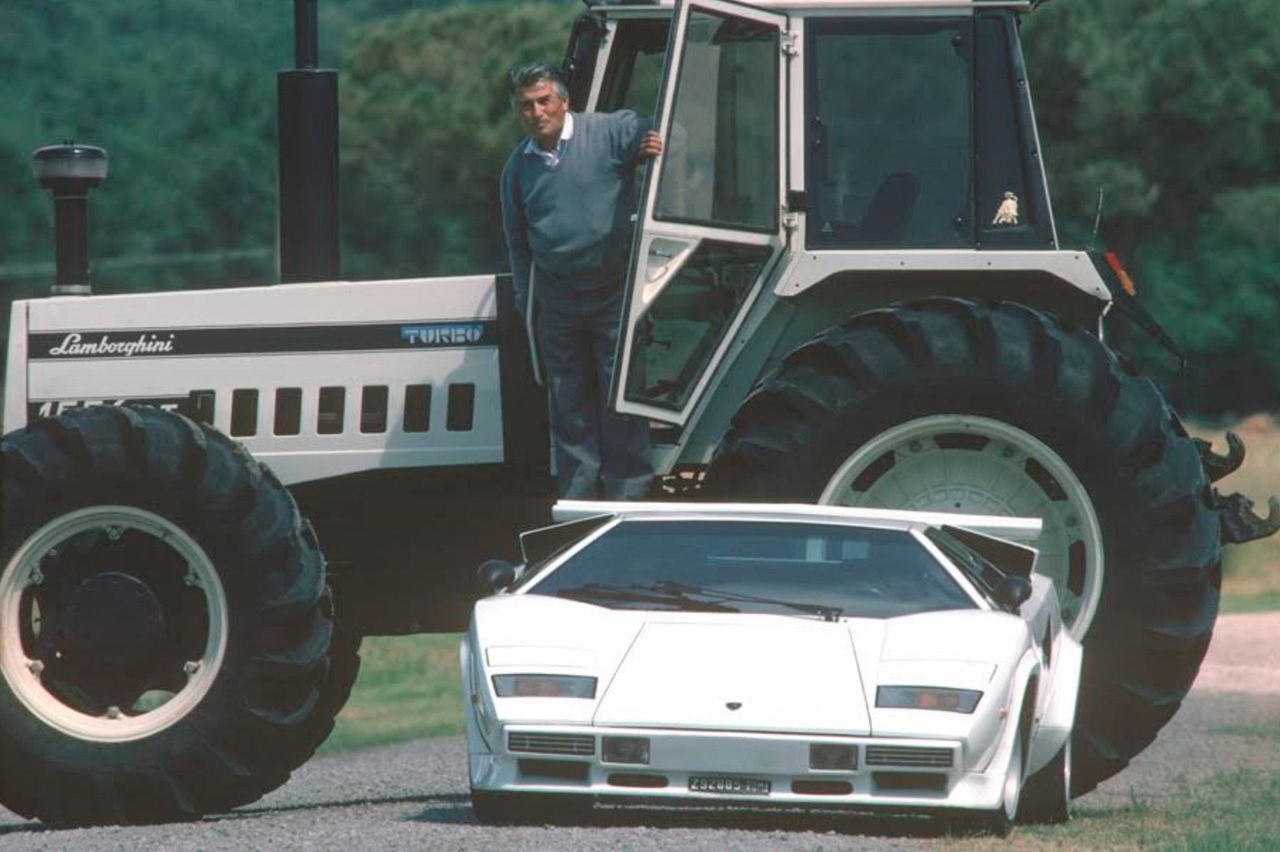 Ferruccio Lamborghini i Countach LP400 S, który obecnie stacjonuje w Radomiu (fot. Lamborghini)