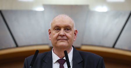 Prezes TK domaga się przeprosin. Spór z szefem Kancelarii premiera