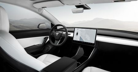 Youtube i Netflix na pokładzie Tesli. Elon Musk zapowiada nową funkcję