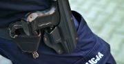 Policjant ze Złotoryi jeździł do kochanki. Pozwalał jej pobawić się bronią
