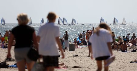 Nastolatek poparzony na plaży nad Bałtykiem