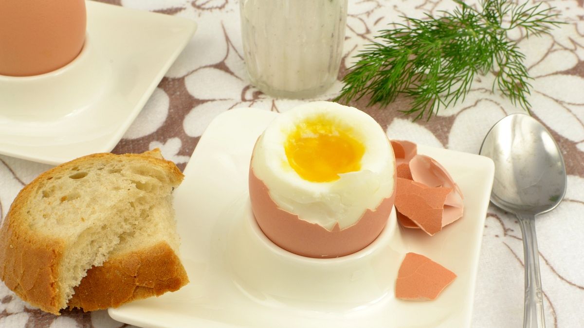 Jak naprawdę wpływają na nasz organizm jajka na miękko?