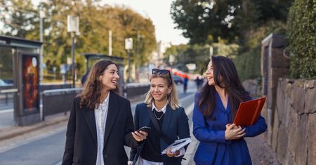 Pracujemy zdalnie, więc nie mamy przyjaciół w biurze. A to przyjaźnie decydują o wynikach firm