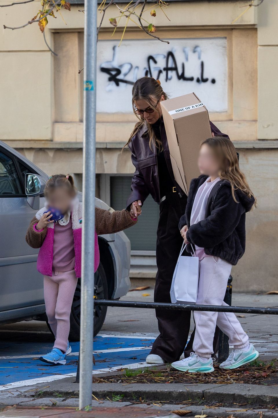 Anna Lewandowska na zakupach z córkami