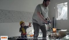 Stacje telewizyjne ocenzurowały spot OBI z wiertarką w tyłku (wideo)
