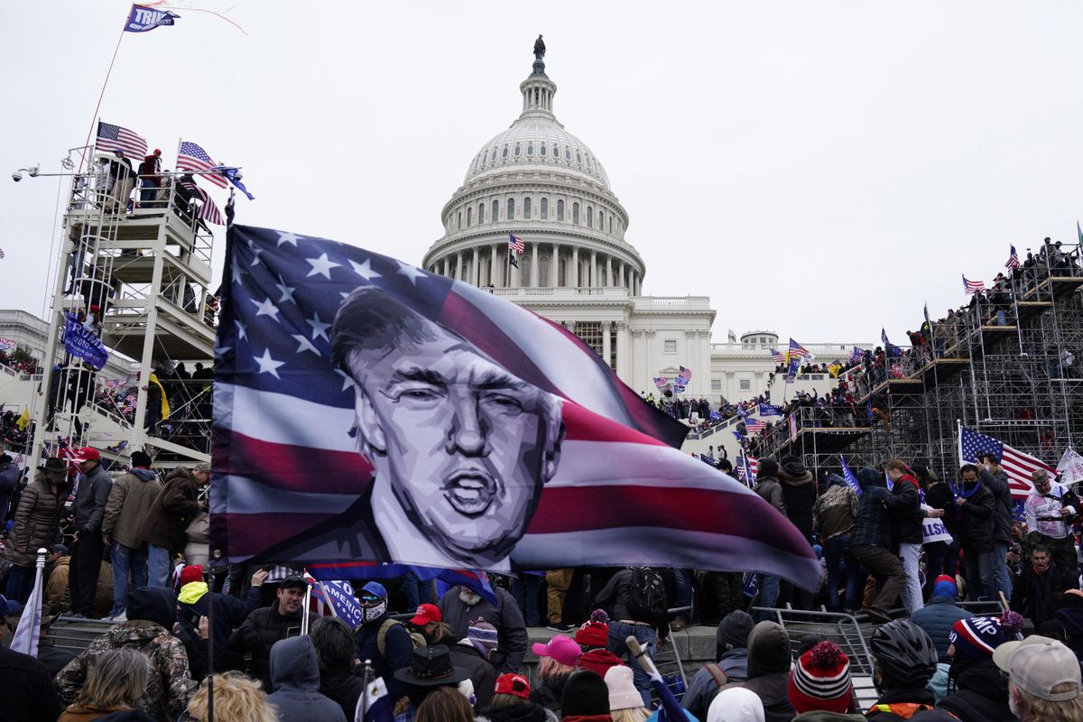 Protest zwolenników Donalda Trumpa na Kapitolu