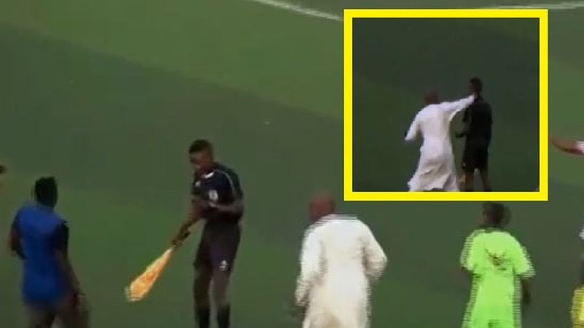 Moment uderzenia sędziego w Nigerii