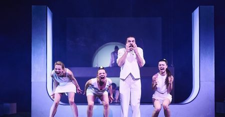 Kontrola, technologia i konsumpcjonizm – „Nowy wspaniały świat” w Teatrze Osterwy