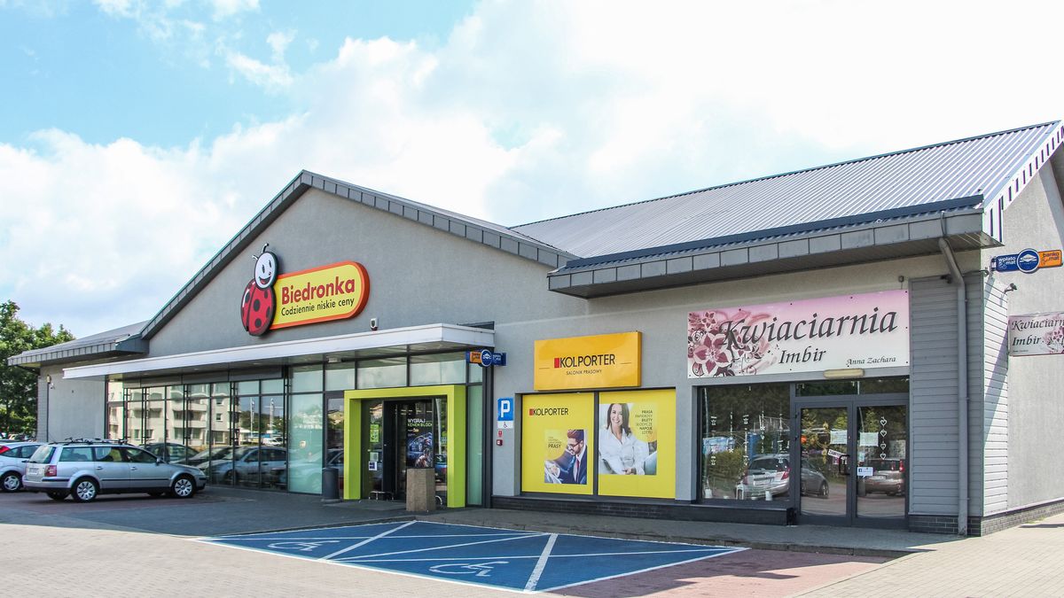 W jakich godzinach będą czynne sklepy w sobotę 25 kwietnia?