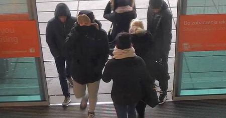 Kradzież pieniędzy w Tarasach Zamkowych. Podszedł do stoiska i włamał się do szafki