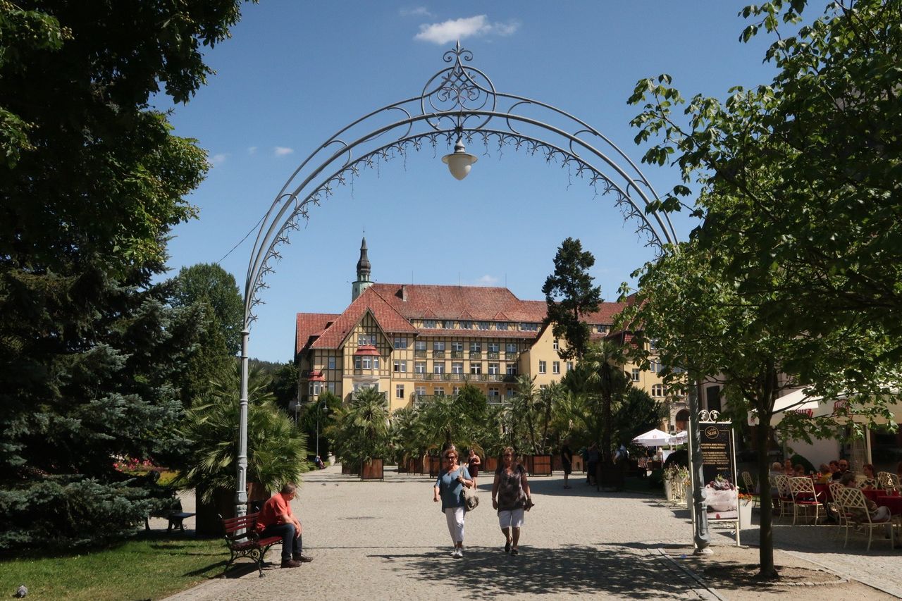 Kudowa-Zdrój: Jej wody przedkładano nad wino. Bajecznie położona uzdrowiskowa to brama do Czech i miejsce odpoczynku
