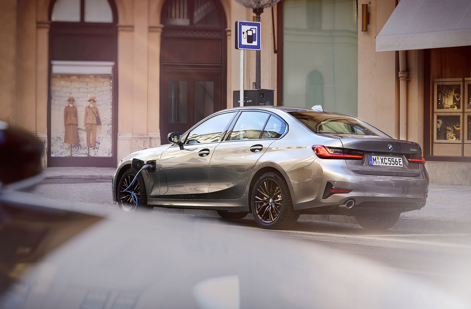 BMW 330e