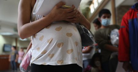 Mąż przeciął brzuch żony. Był ciekawy, jakiej płci jest dziecko, które w sobie nosiła