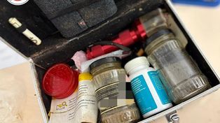 Pijany zgłosił policji, że ma "bombę biologiczną" w aucie. W mieszkaniu 35-latka znaleźli narkotyki