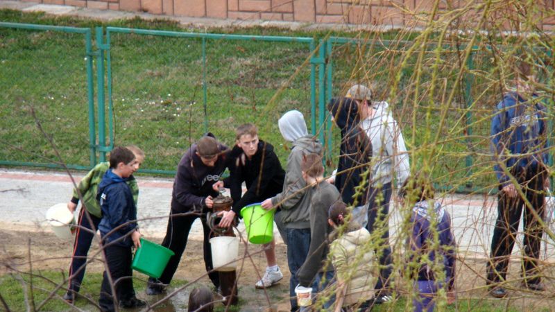 Współczesny śmigus-dyngus, praktykowany w Sanoku