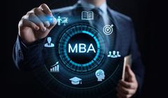 Managerowie z dyplomami MBA na Collegium Humanum. Wśród nich dyrektorzy komunikacji i marketingu